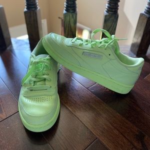 LIMITED ARITZIA EDITION - REEBOK CLASSICS